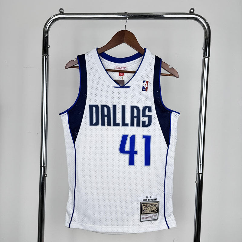 Regata Dallas Mavericks Retrô Mitchell & Ness 2010/2011 Dirk Nowitzki